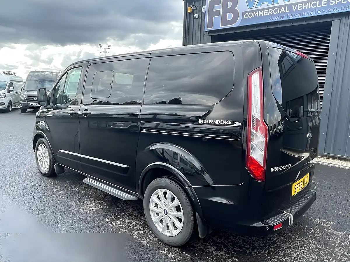 Used 2018 Ford Tourneo Custom Titanium Black - Interior and Exterior details 4