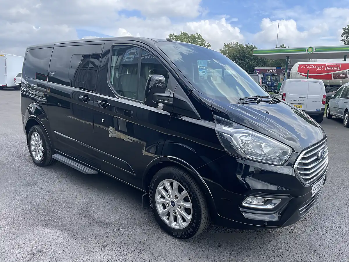Used 2018 Ford Tourneo Custom Titanium Black - Interior and Exterior details 2