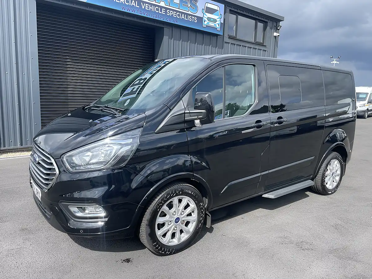 Used 2018 Ford Tourneo Custom Titanium Black - Interior and Exterior details 3