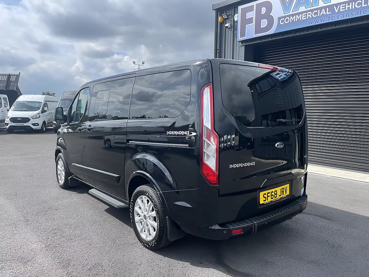 Used 2018 Ford Tourneo Custom Titanium Black - Interior and Exterior details 4
