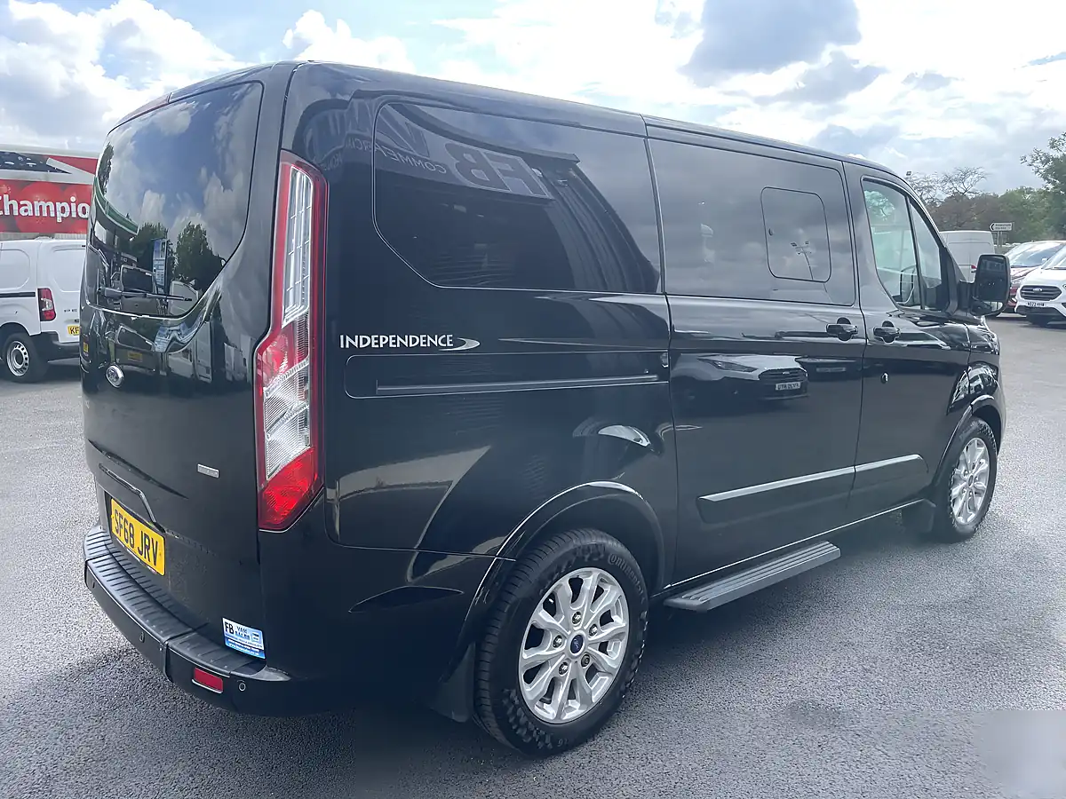 Used 2018 Ford Tourneo Custom Titanium Black - Interior and Exterior details 6