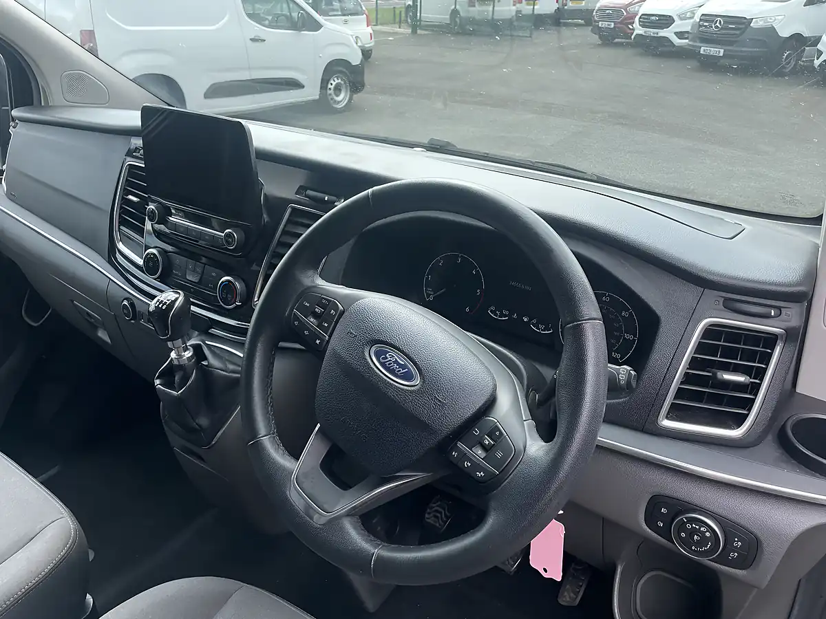 Used 2018 Ford Tourneo Custom Titanium Black - Interior and Exterior details 7