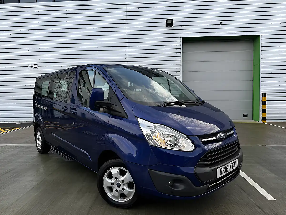 Used 2018 Ford Tourneo Custom Titanium Blue - Front View