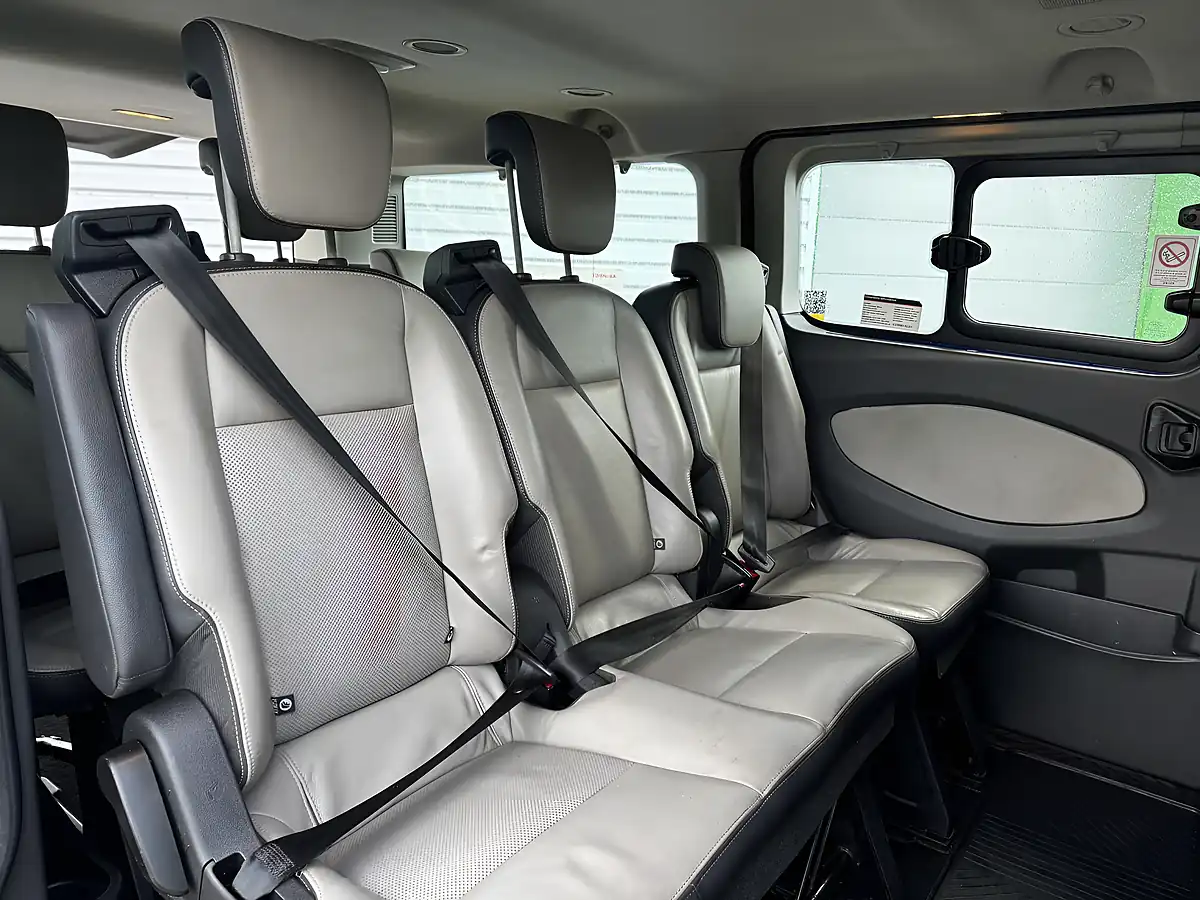 Used 2018 Ford Tourneo Custom Titanium Blue - Interior and Exterior details 11