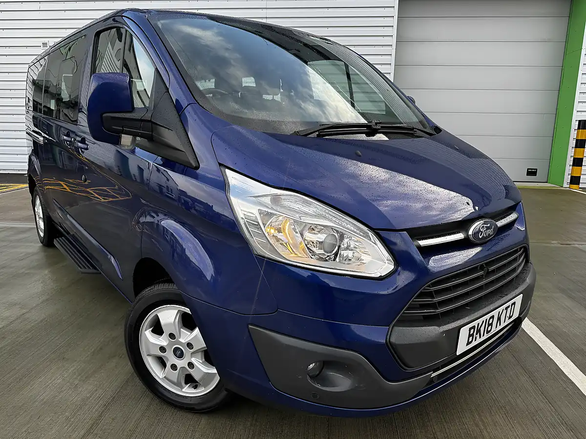 Used 2018 Ford Tourneo Custom Titanium Blue - Interior and Exterior details 3