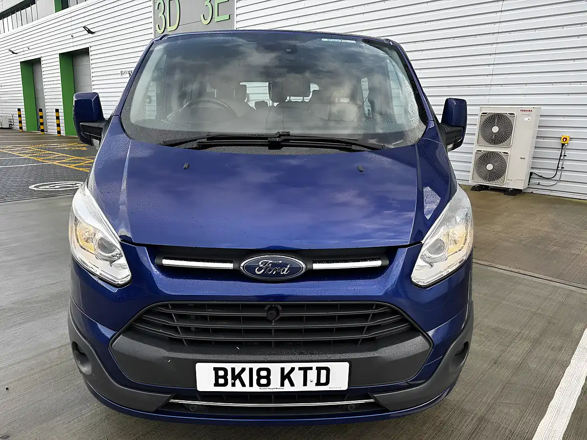 Used 2018 Ford Tourneo Custom Titanium Blue - Interior and Exterior details 5