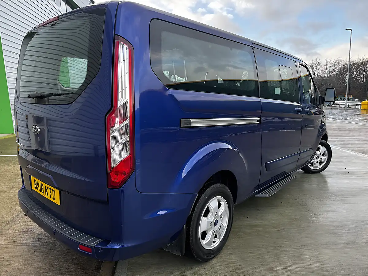 Used 2018 Ford Tourneo Custom Titanium Blue - Interior and Exterior details 6