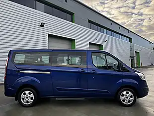 Used 2018 Ford Tourneo Custom Titanium Blue - Interior and Exterior details 8