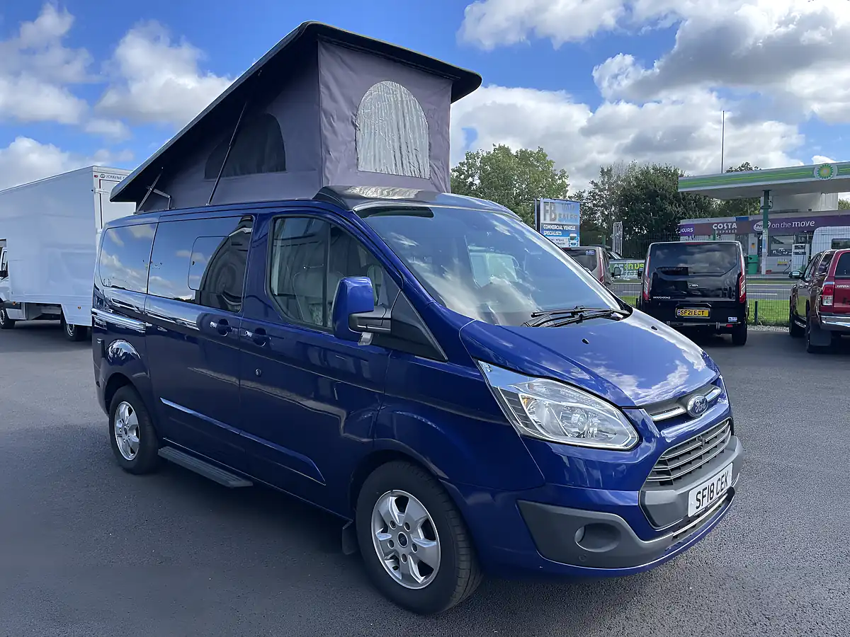 Used 2018 Ford Tourneo Custom Titanium Blue - Front View