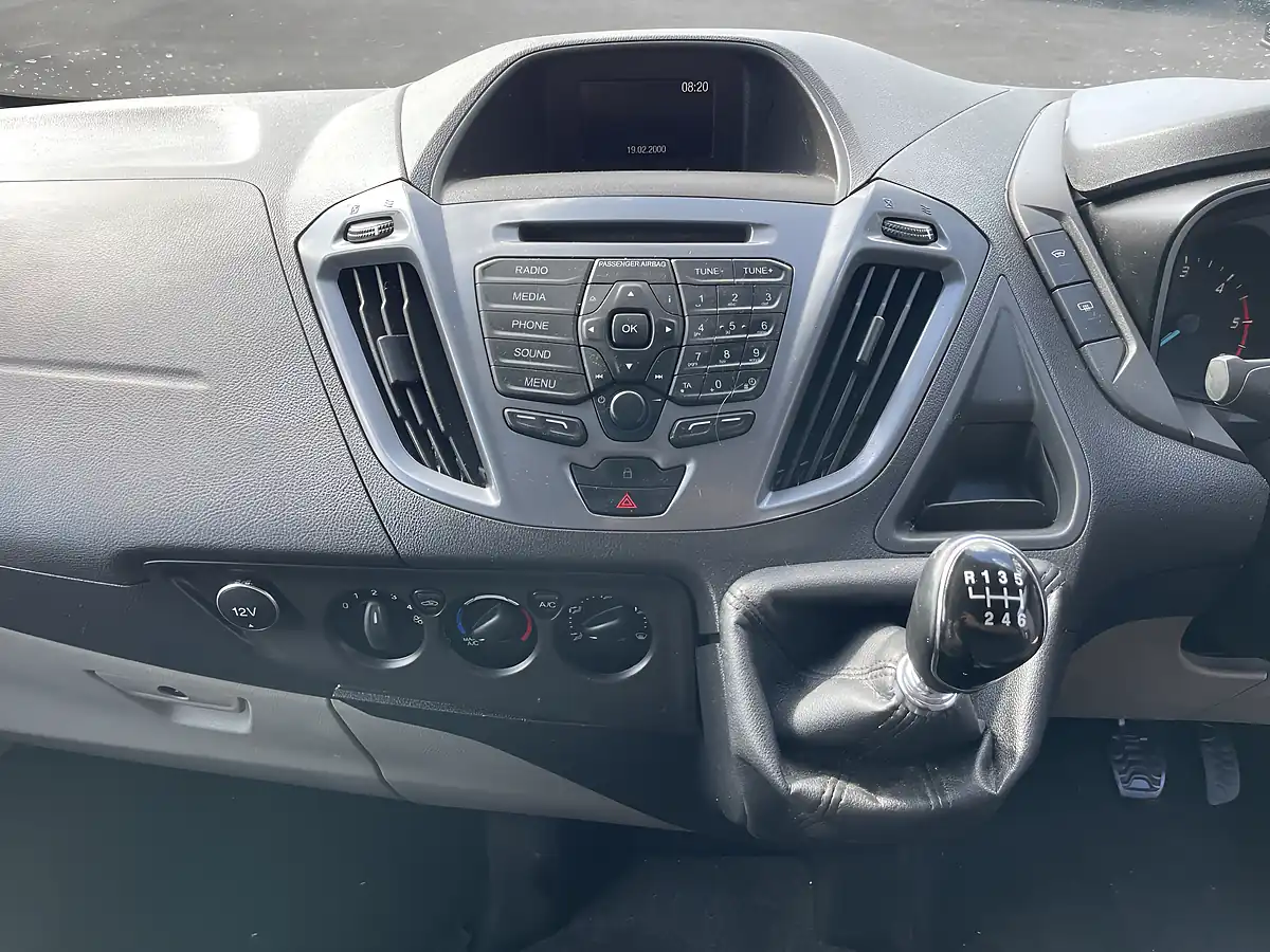 Used 2018 Ford Tourneo Custom Titanium Blue - Interior and Exterior details 12