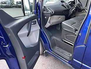 Used 2018 Ford Tourneo Custom Titanium Blue - Interior and Exterior details 14
