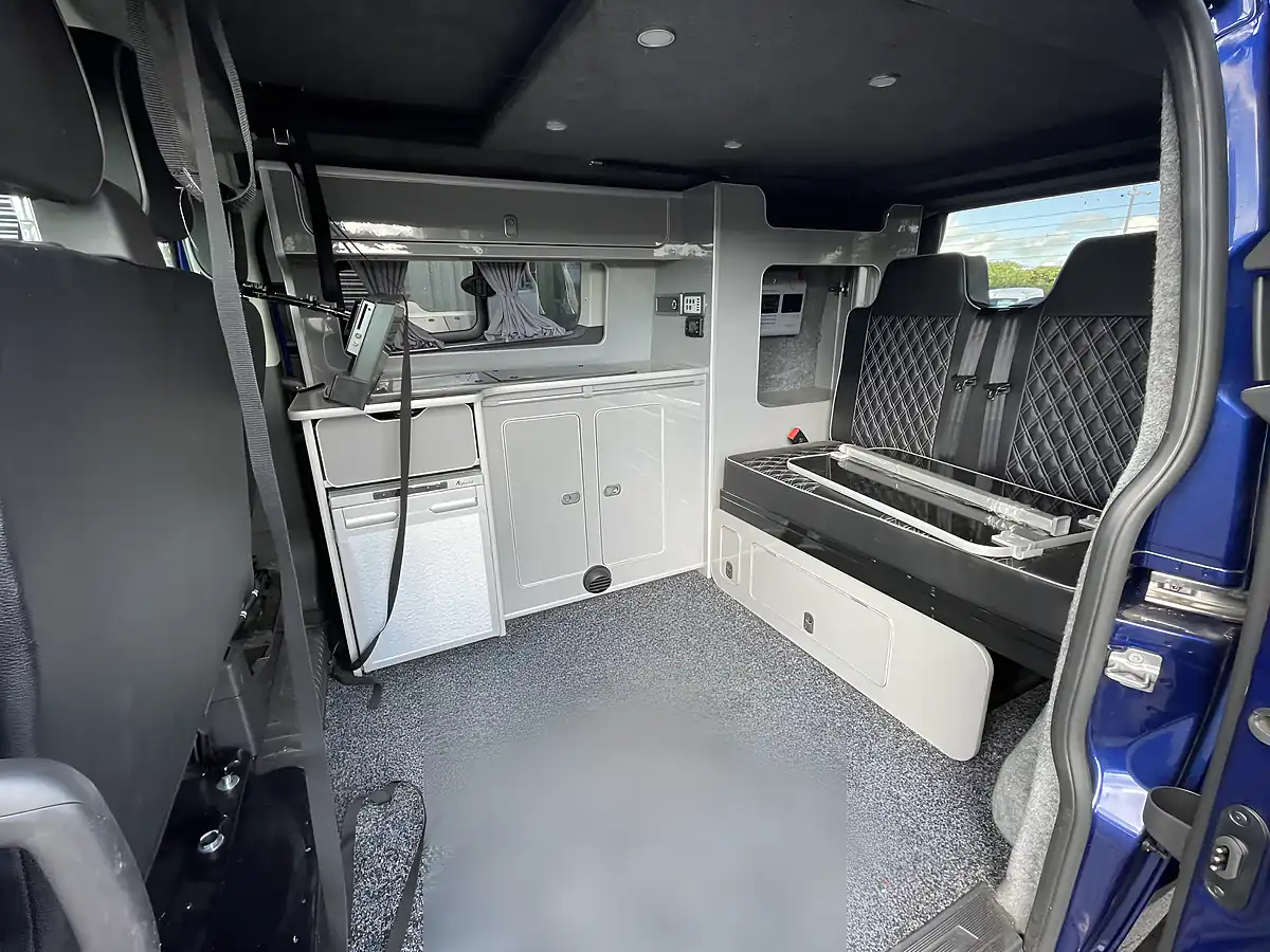 Used 2018 Ford Tourneo Custom Titanium Blue - Interior and Exterior details 16