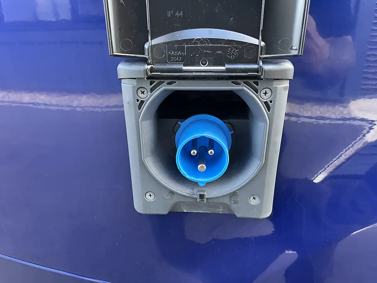 Used 2018 Ford Tourneo Custom Titanium Blue - Interior and Exterior details 19