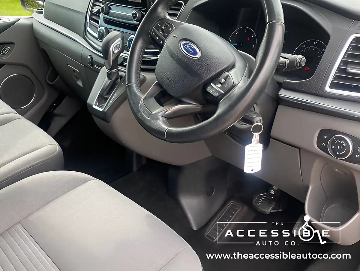 Used 2018 Ford Tourneo Custom Titanium Blue - Interior and Exterior details 13
