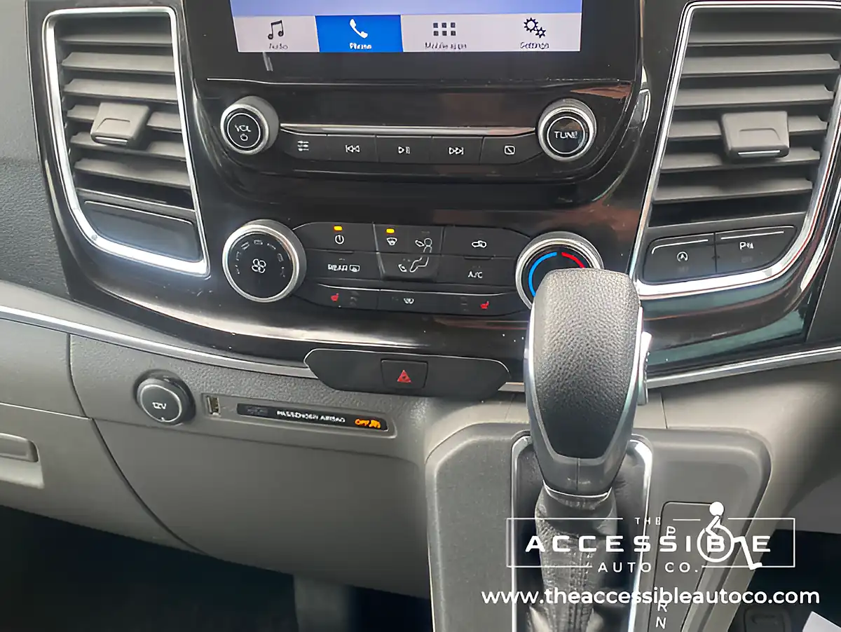 Used 2018 Ford Tourneo Custom Titanium Blue - Interior and Exterior details 15