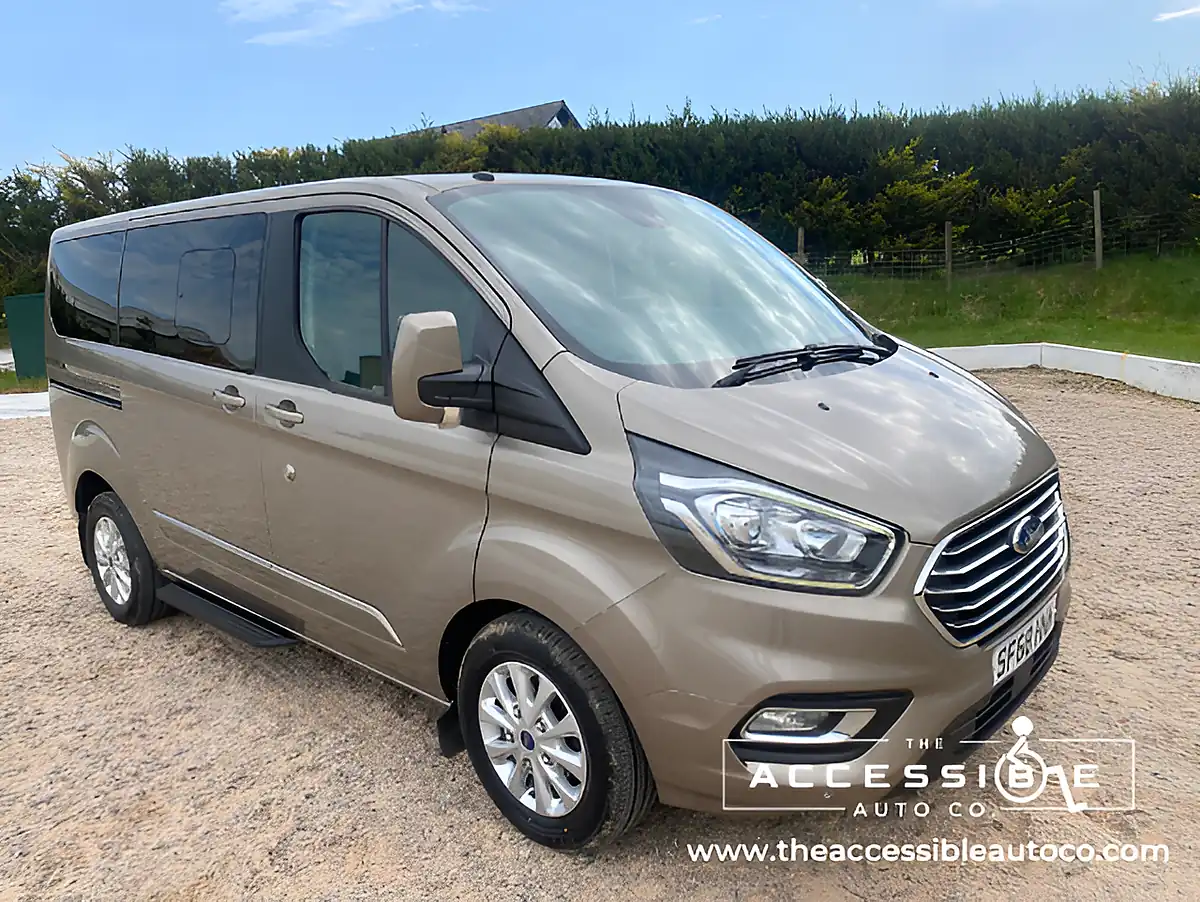 Used 2018 Ford Tourneo Custom Titanium Blue - Interior and Exterior details 3