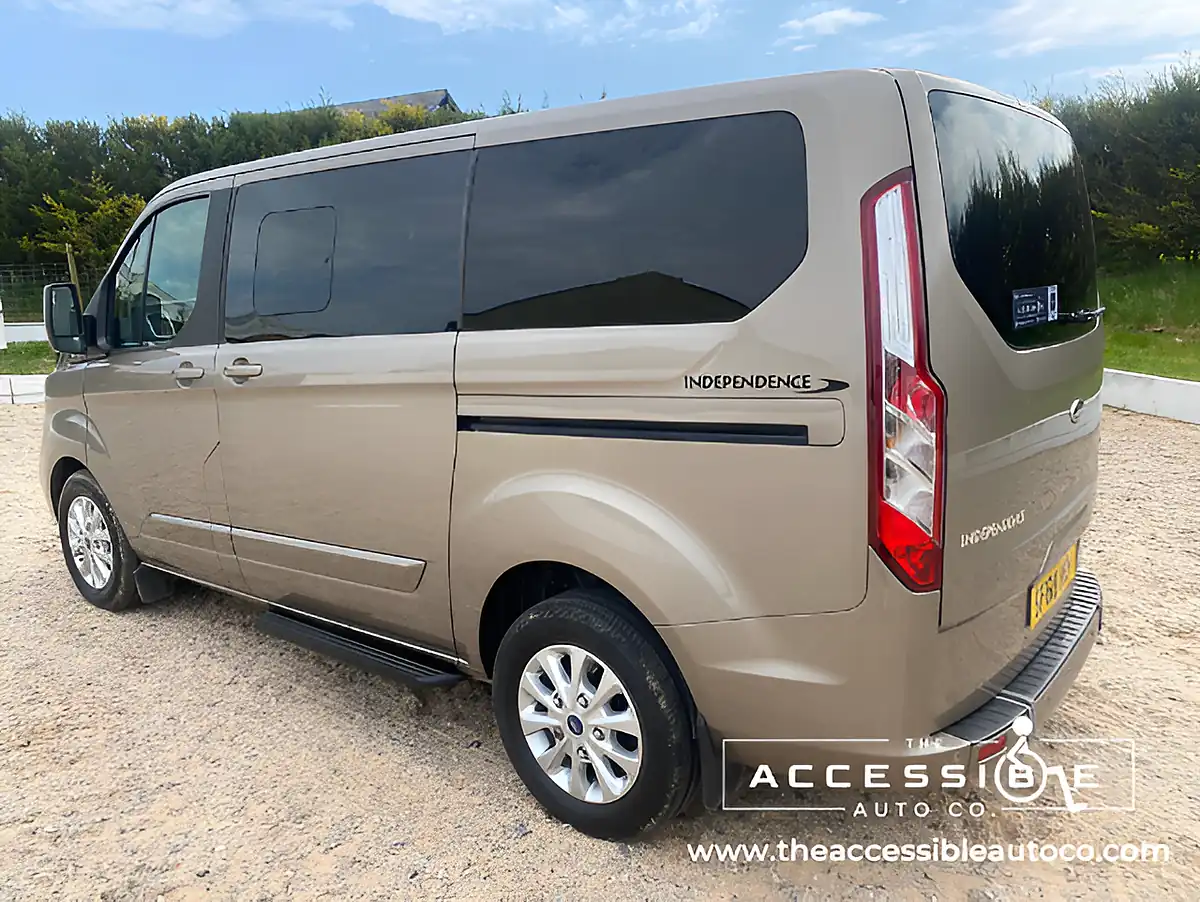 Used 2018 Ford Tourneo Custom Titanium Blue - Interior and Exterior details 5
