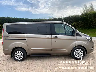 Used 2018 Ford Tourneo Custom Titanium Blue - Interior and Exterior details 7