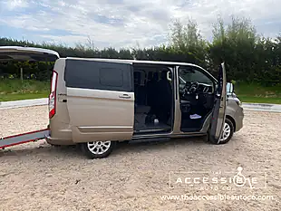 Used 2018 Ford Tourneo Custom Titanium Blue - Interior and Exterior details 8
