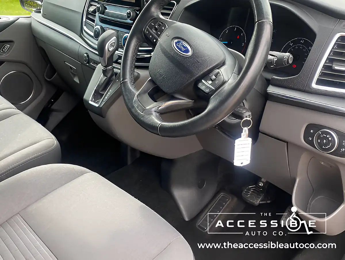 Used 2018 Ford Tourneo Custom Titanium Silver - Interior and Exterior details 13