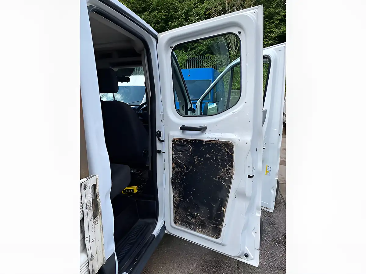 Used 2018 Ford Transit 350 Double Cab Double Tipper L3 White - Interior and Exterior details 16