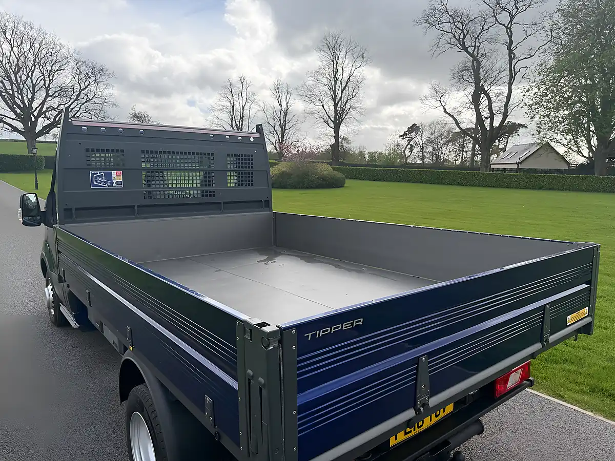 Used 2018 Ford Transit 350 Tipper Deep Impact Blue - Interior and Exterior details 16