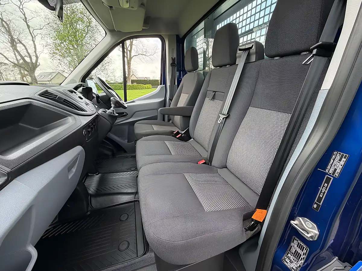 Used 2018 Ford Transit 350 Tipper Deep Impact Blue - Interior and Exterior details 7