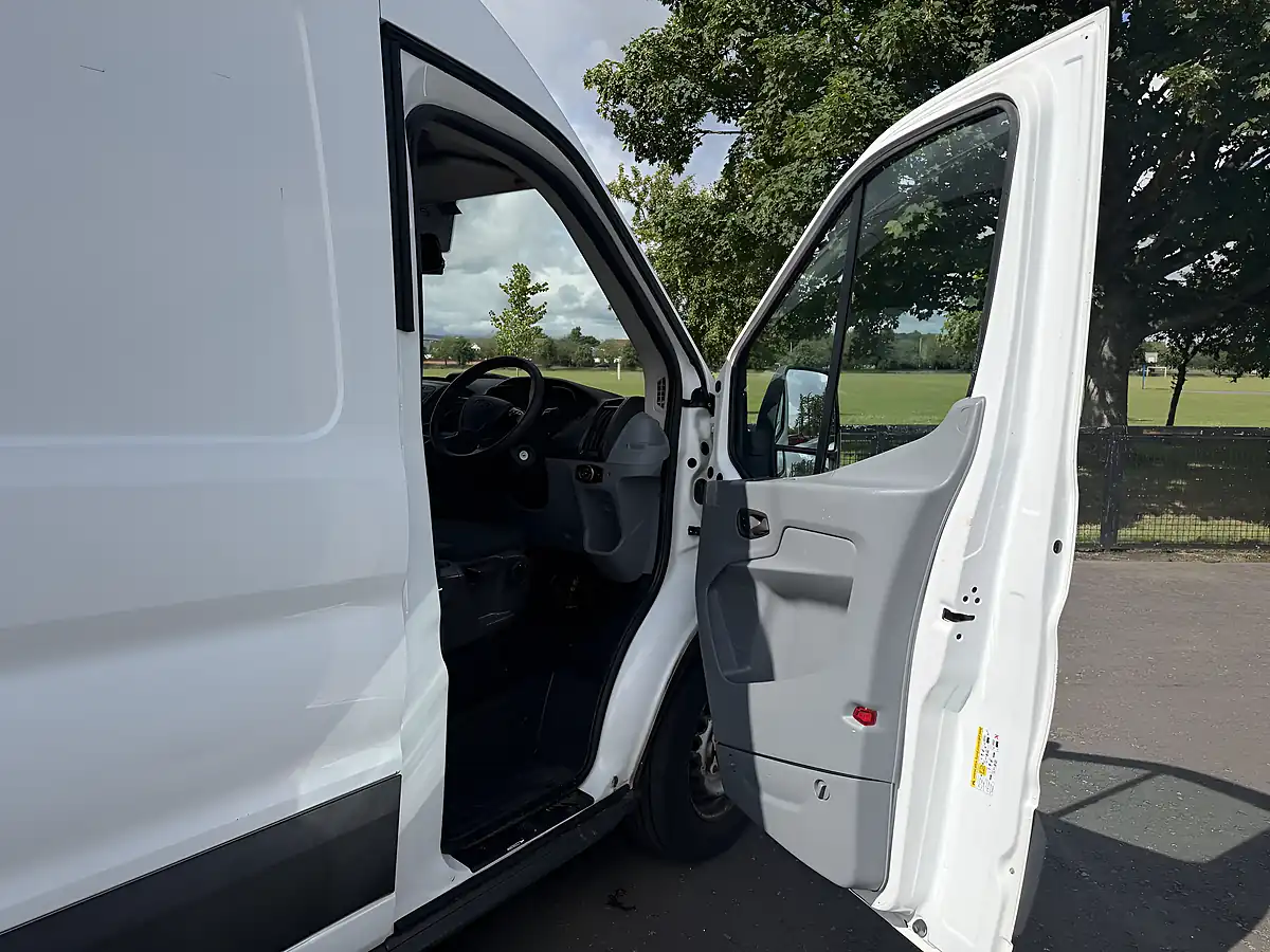 Used 2018 Ford Transit 350 White - Interior and Exterior details 12