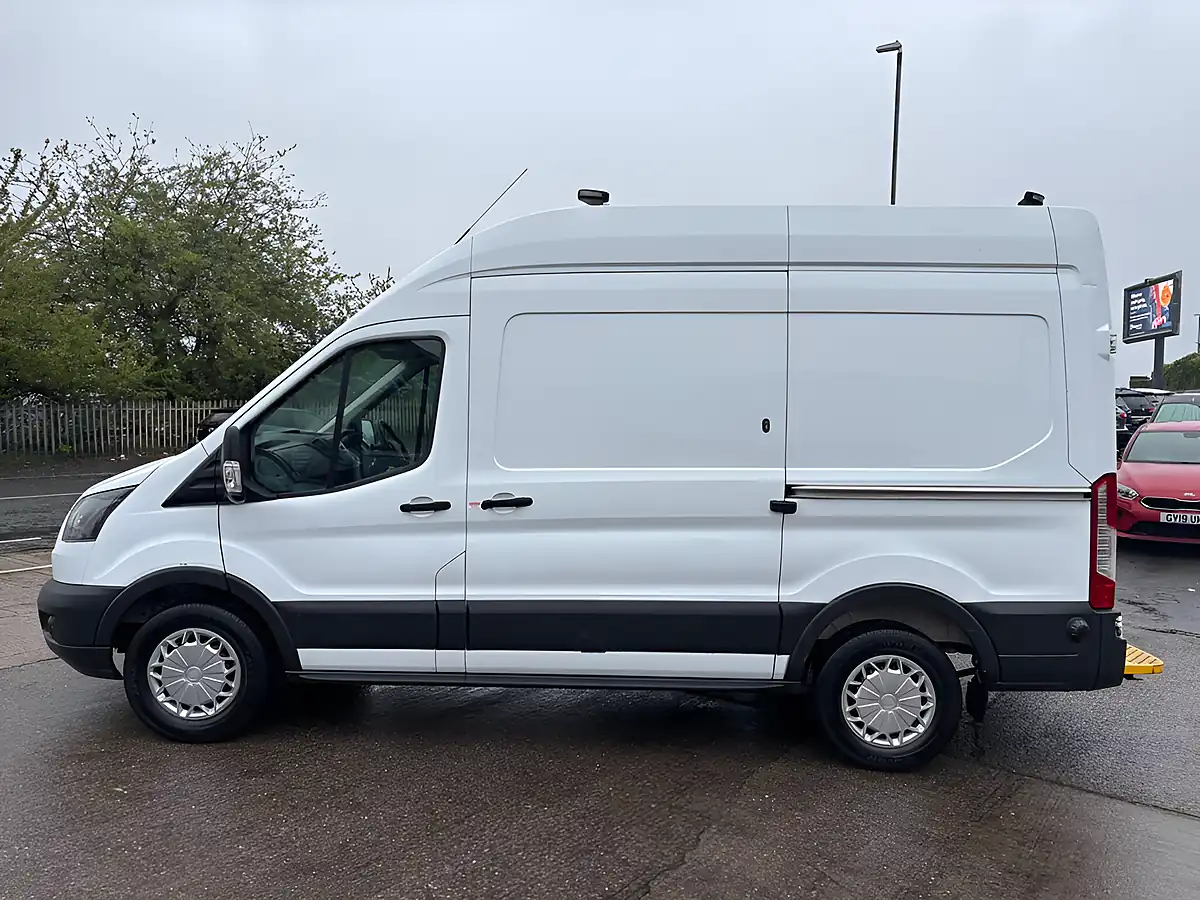 Used 2018 Ford Transit 350 White - Interior and Exterior details 10