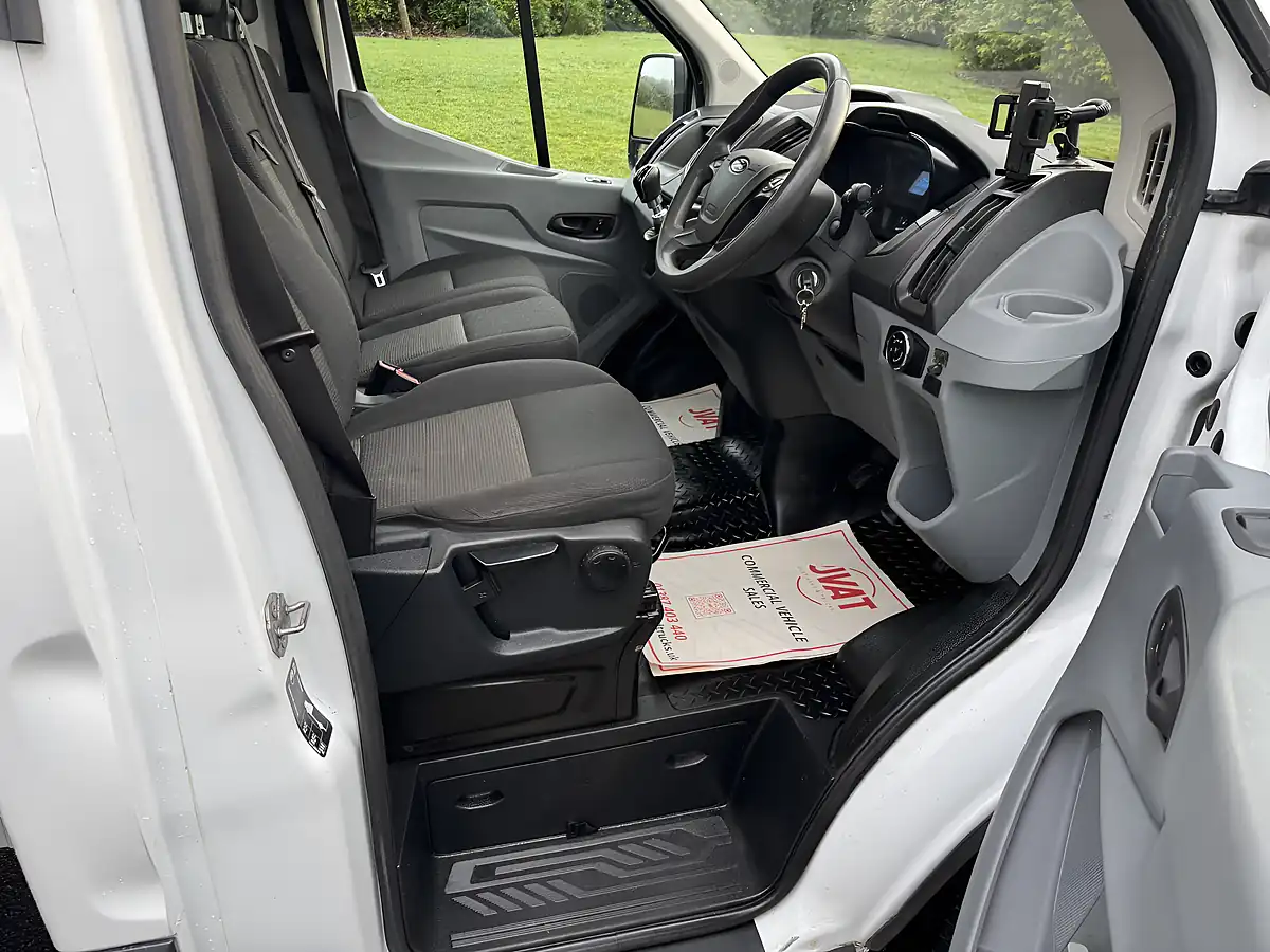 Used 2018 Ford Transit Chassis Cab White - Interior and Exterior details 14