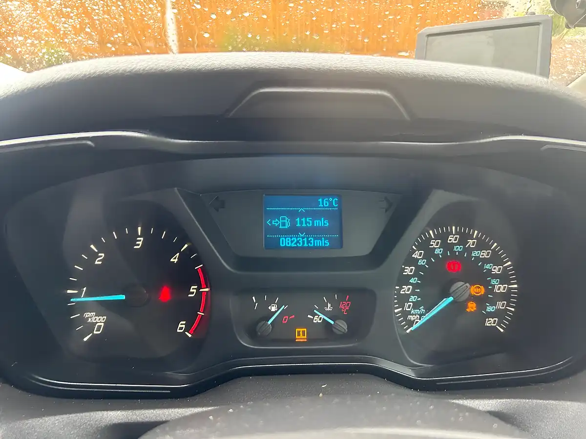 Used 2018 Ford Transit Chassis Cab White - Interior and Exterior details 9