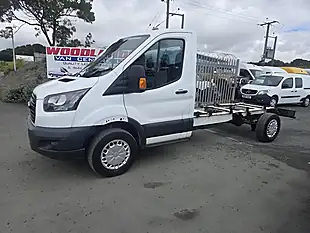 Used 2018 Ford Transit Chassis Cab White - Interior and Exterior details 4