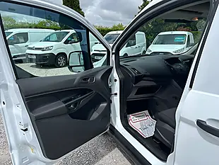 Used 2018 Ford Transit Connect 200 Econetic White - Interior and Exterior details 11