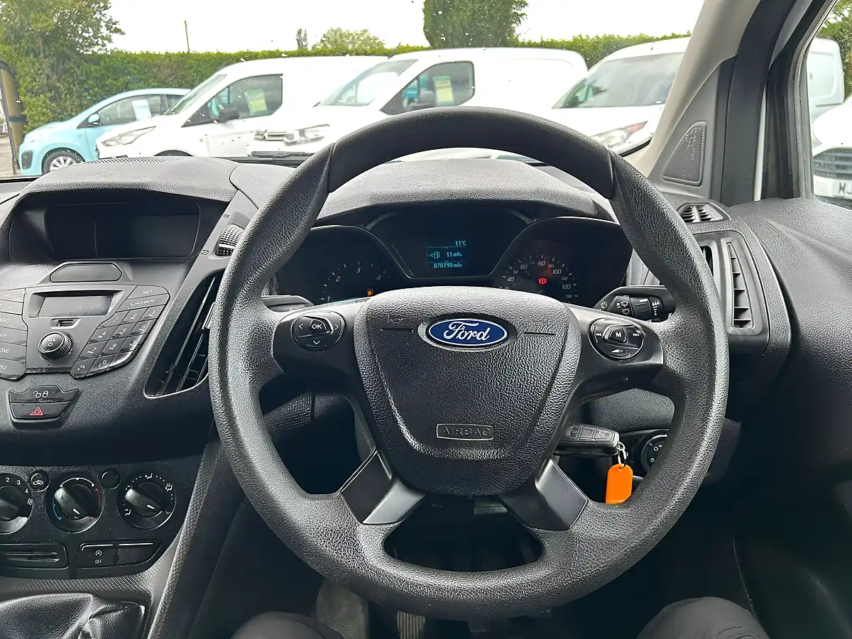 Used 2018 Ford Transit Connect 200 Econetic White - Interior and Exterior details 13