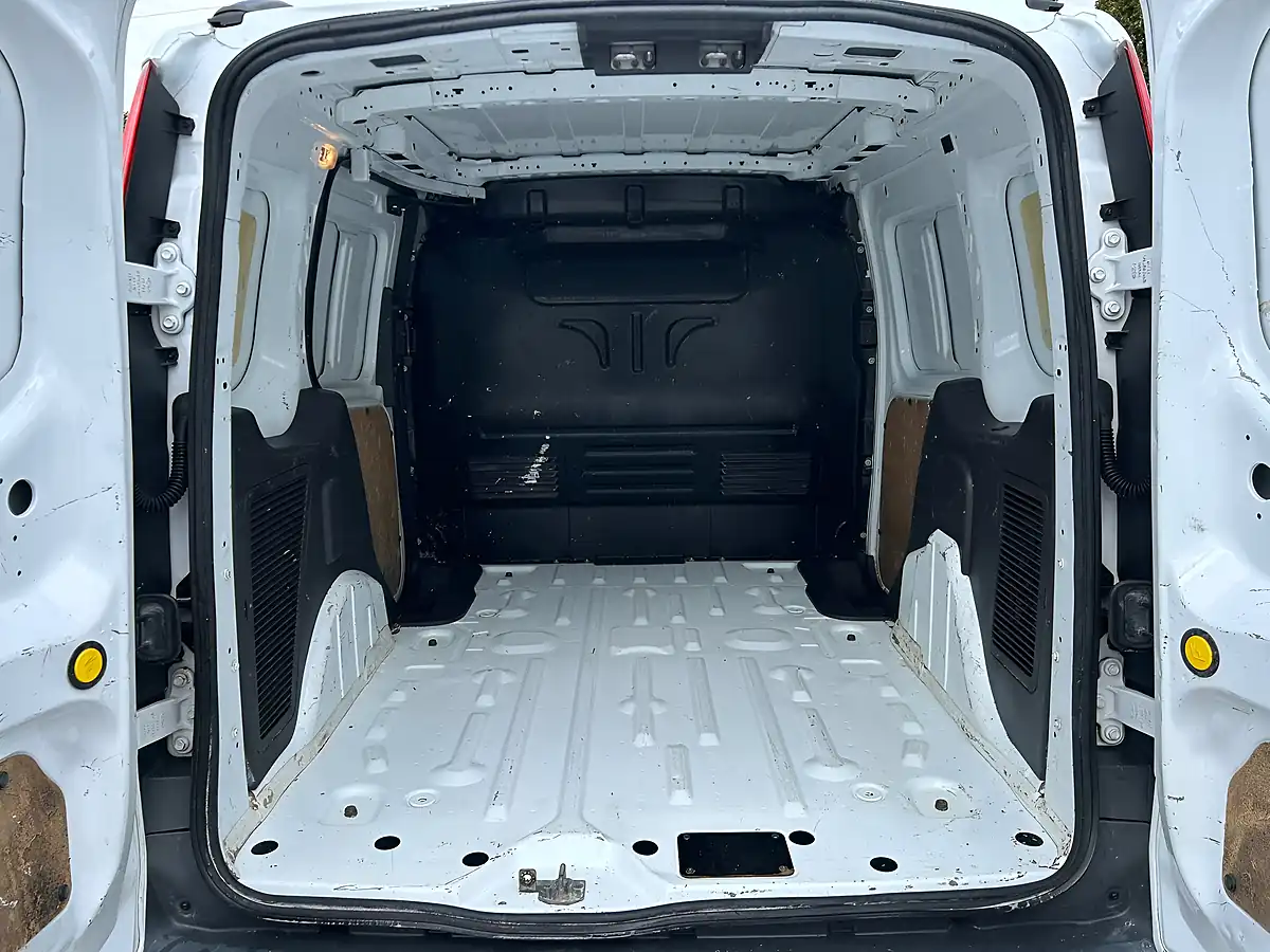 Used 2018 Ford Transit Connect 200 Econetic White - Interior and Exterior details 16