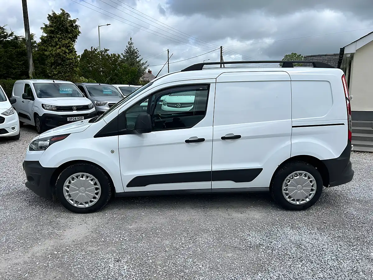 Used 2018 Ford Transit Connect 200 Econetic White - Interior and Exterior details 4