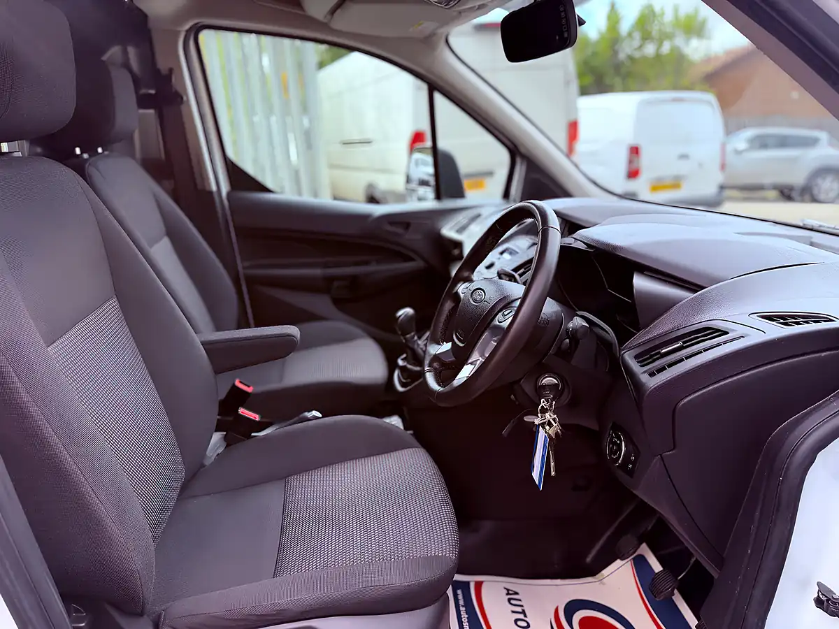 Used 2018 Ford Transit Connect 220 Panel Van White - Interior and Exterior details 12