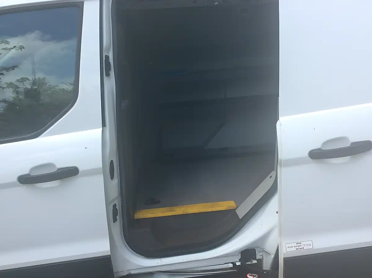 Used 2018 Ford Transit Connect 220 White - Interior and Exterior details 13