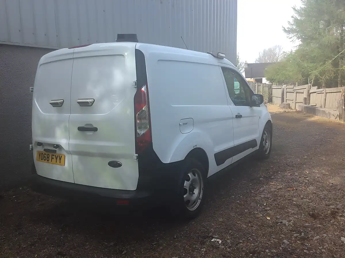 Used 2018 Ford Transit Connect 220 White - Interior and Exterior details 3