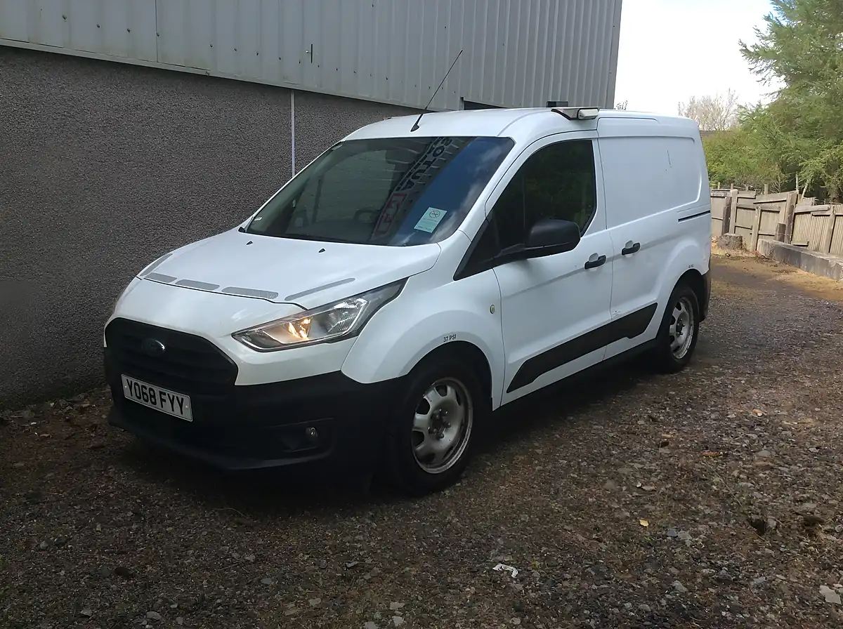 Used 2018 Ford Transit Connect 220 White - Interior and Exterior details 5