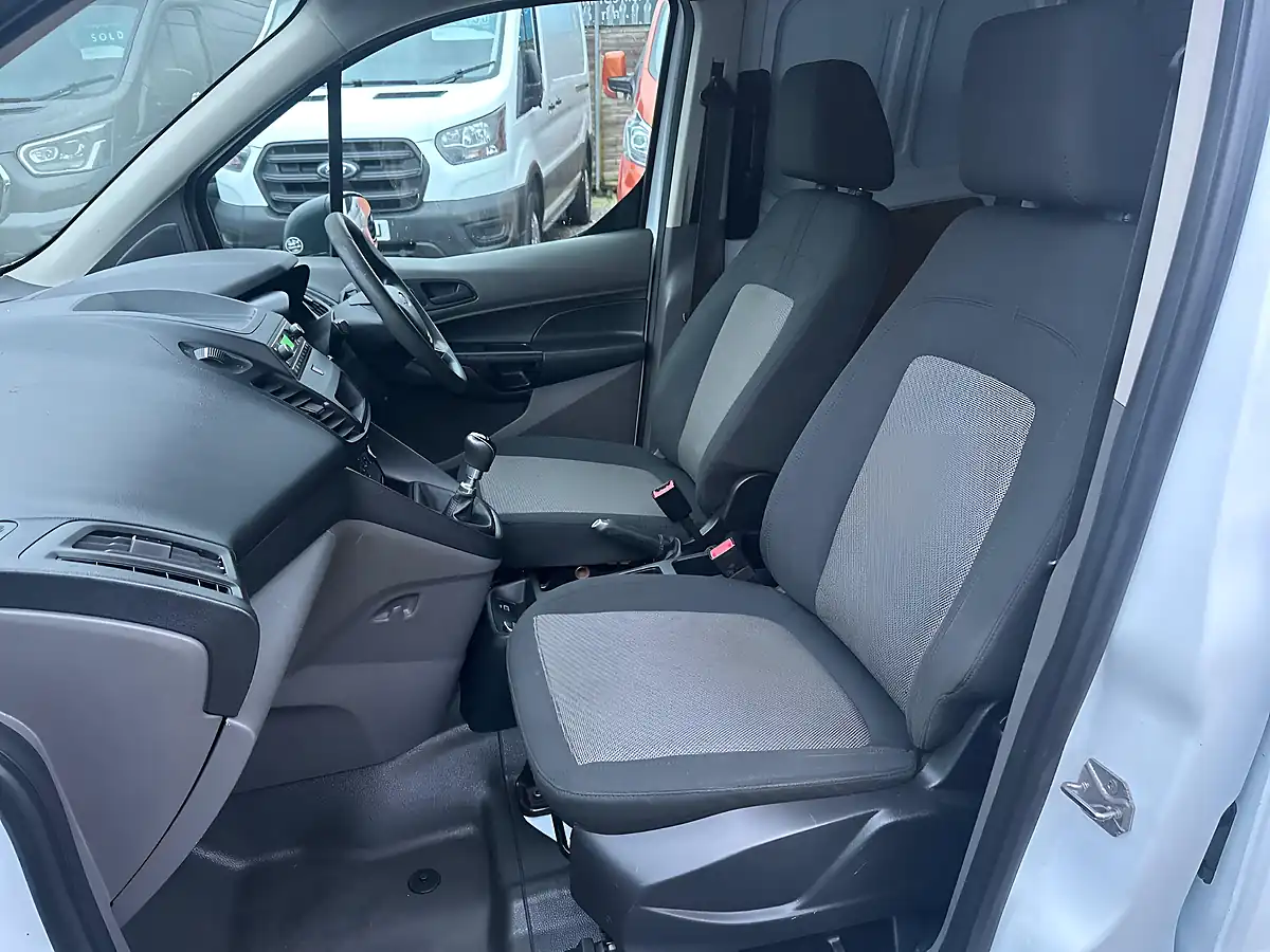 Used 2018 Ford Transit Connect Combi Van White - Interior and Exterior details 14