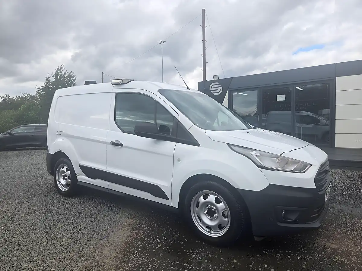 Used 2018 Ford Transit Connect L1 White - Front View
