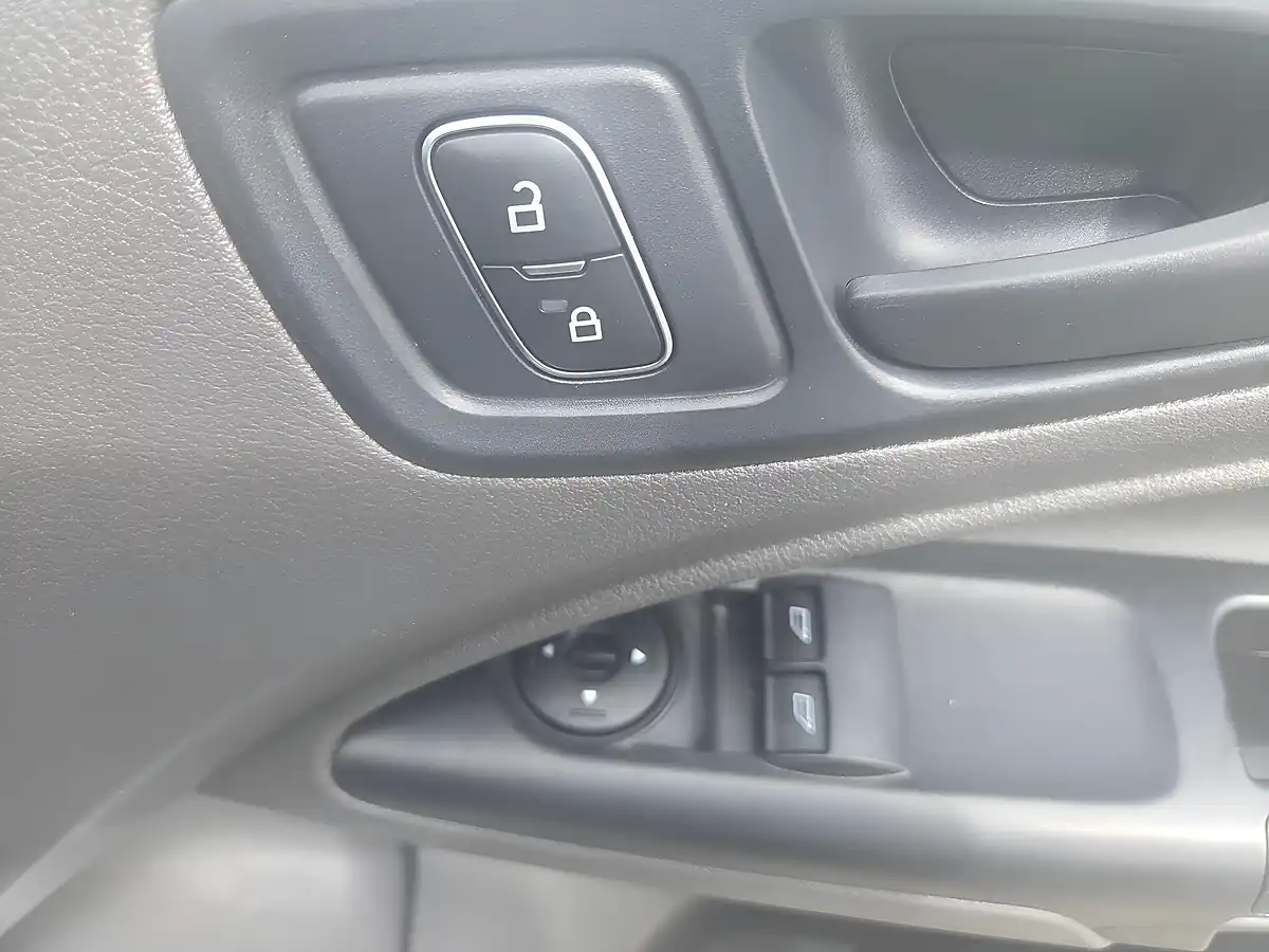 Used 2018 Ford Transit Connect L1 White - Interior and Exterior details 15