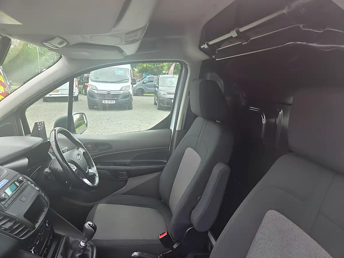 Used 2018 Ford Transit Connect L1 White - Interior and Exterior details 19