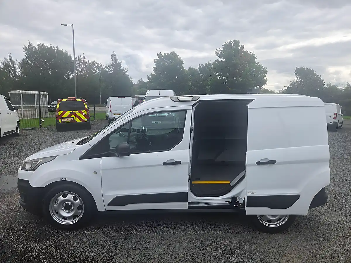 Used 2018 Ford Transit Connect L1 White - Interior and Exterior details 9