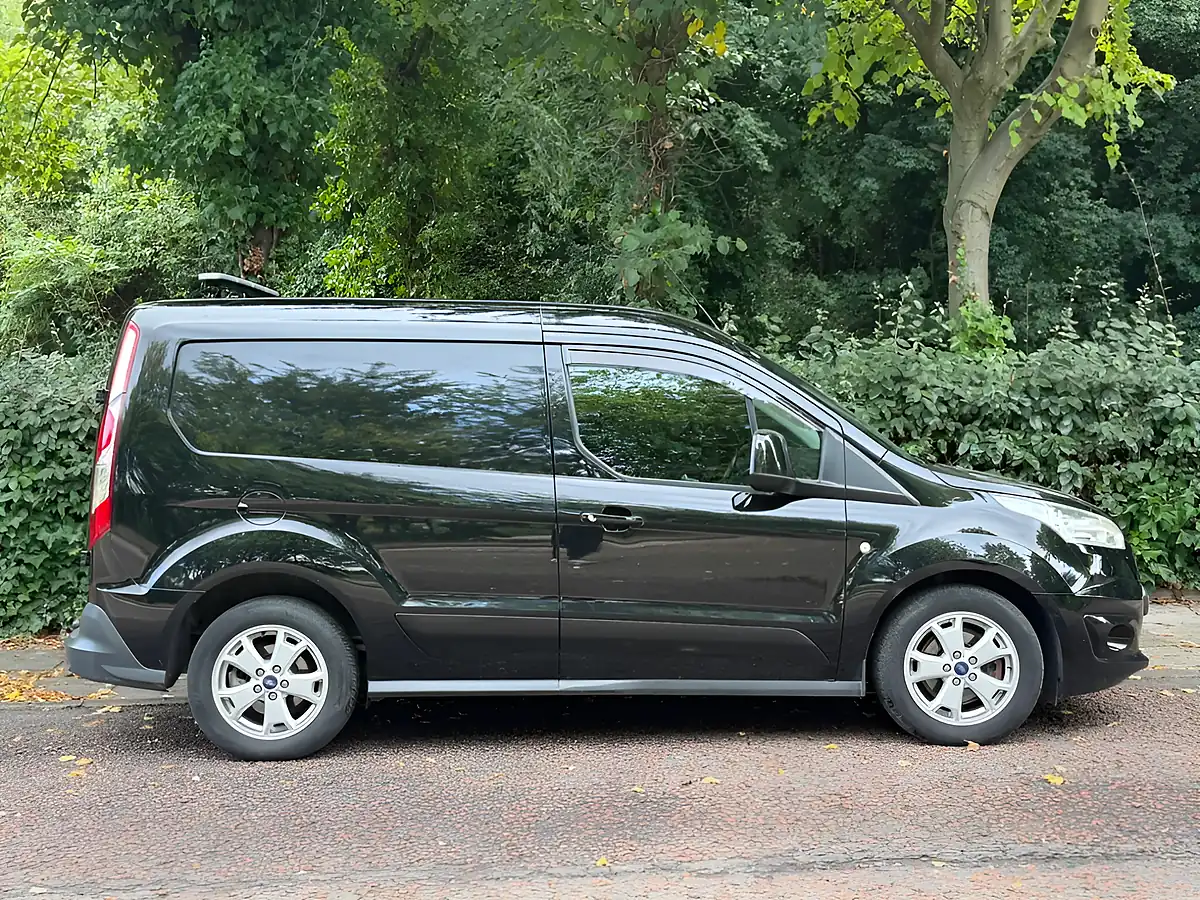 Used 2018 Ford Transit Connect Limited L1 H1 Black - Interior and Exterior details 4