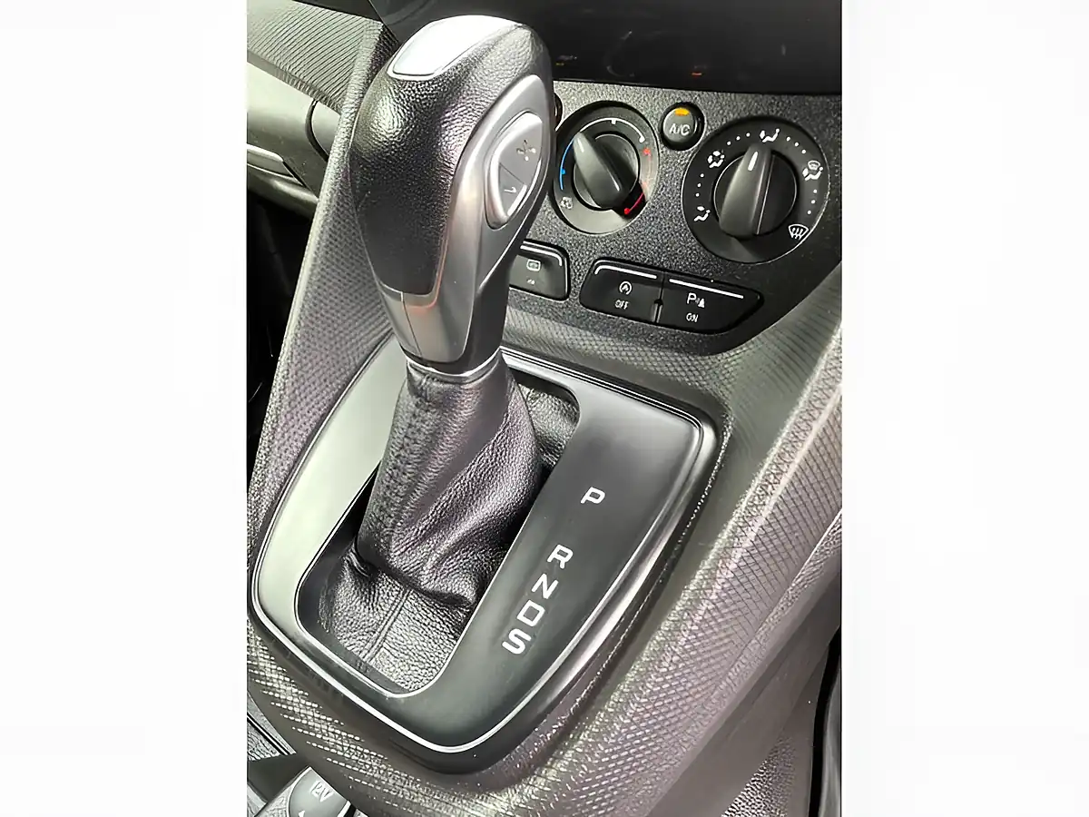 Used 2018 Ford Transit Connect Limited White - Interior and Exterior details 18