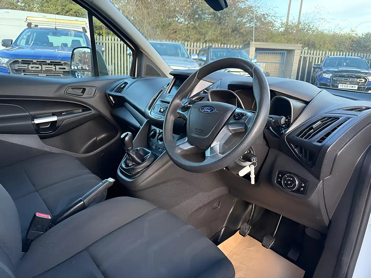 Used 2018 Ford Transit Connect Trend White - Interior and Exterior details 12