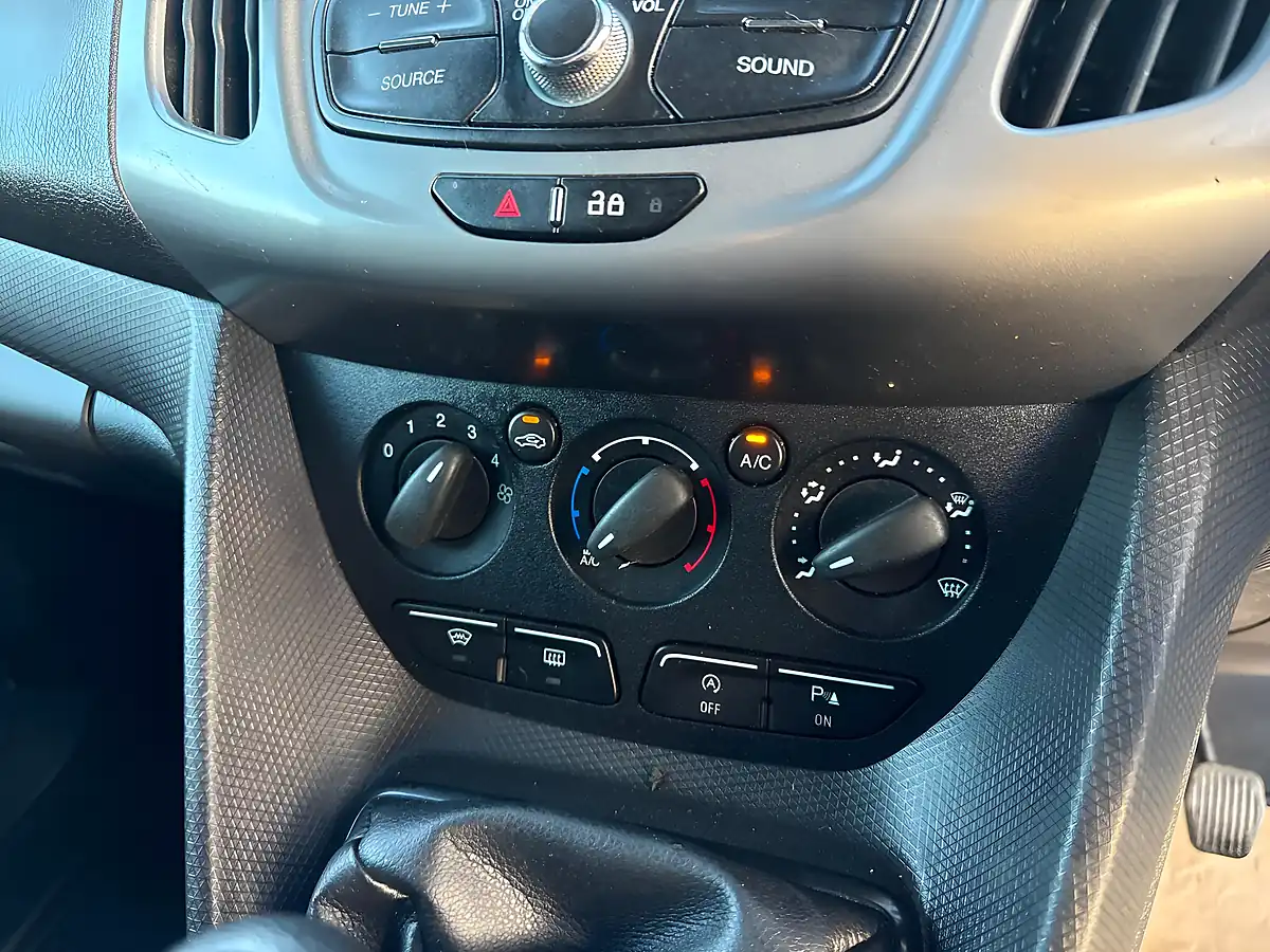Used 2018 Ford Transit Connect Trend White - Interior and Exterior details 17