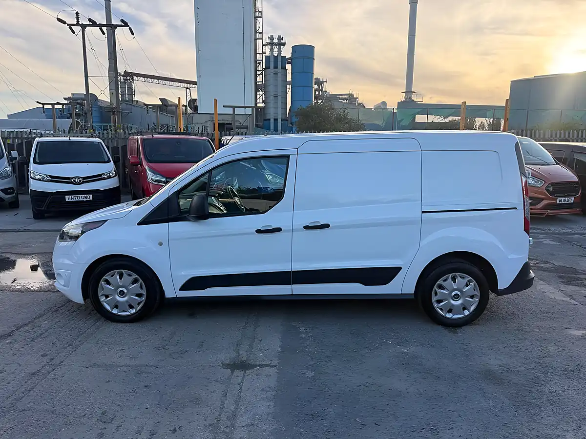 Used 2018 Ford Transit Connect Trend White - Interior and Exterior details 5